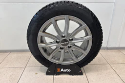 sininen Toyota Auris 2017 kuva 24.