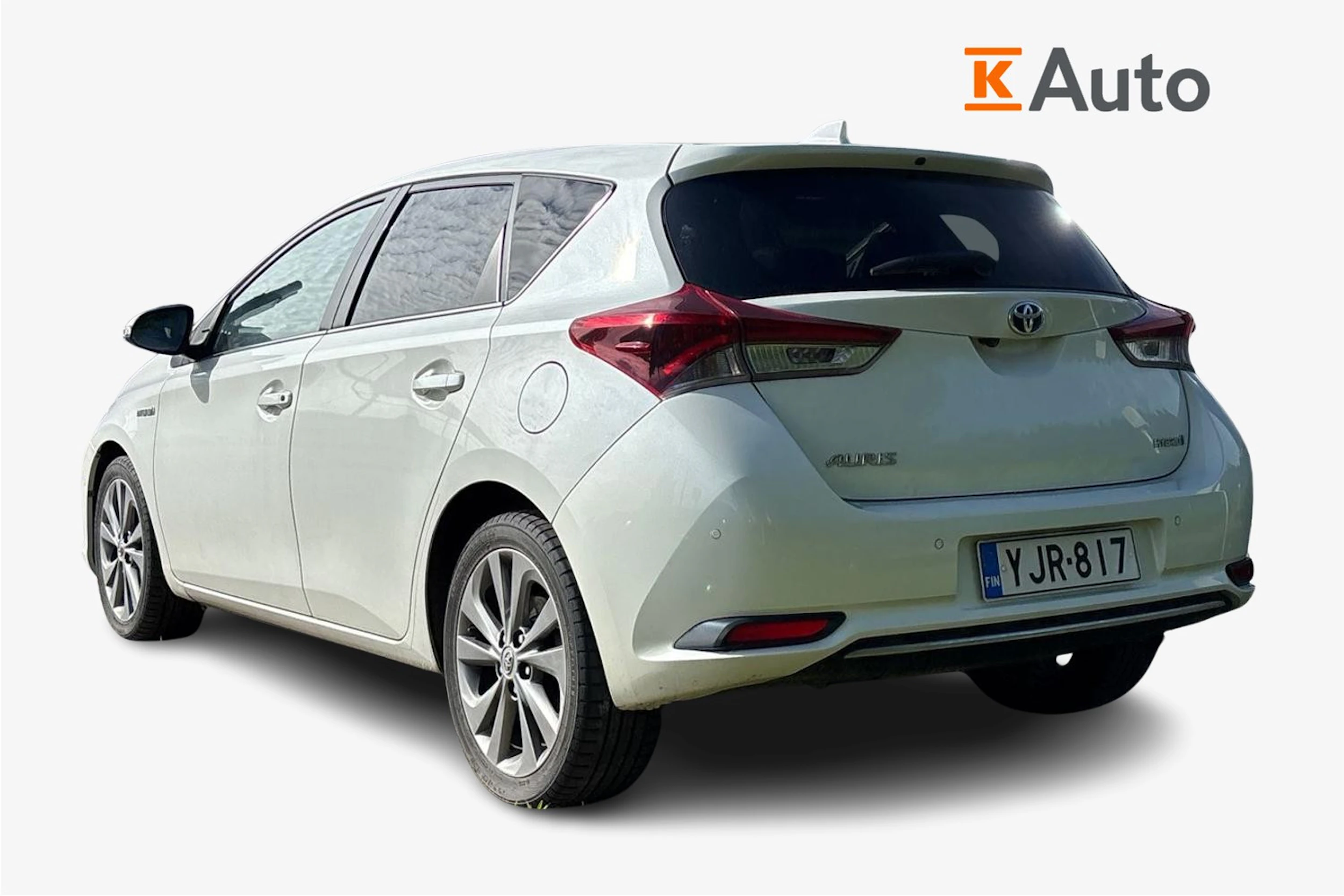 valkoinen Toyota Auris 2017 kuva 2.