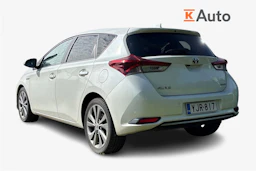 valkoinen Toyota Auris 2017 kuva 2.