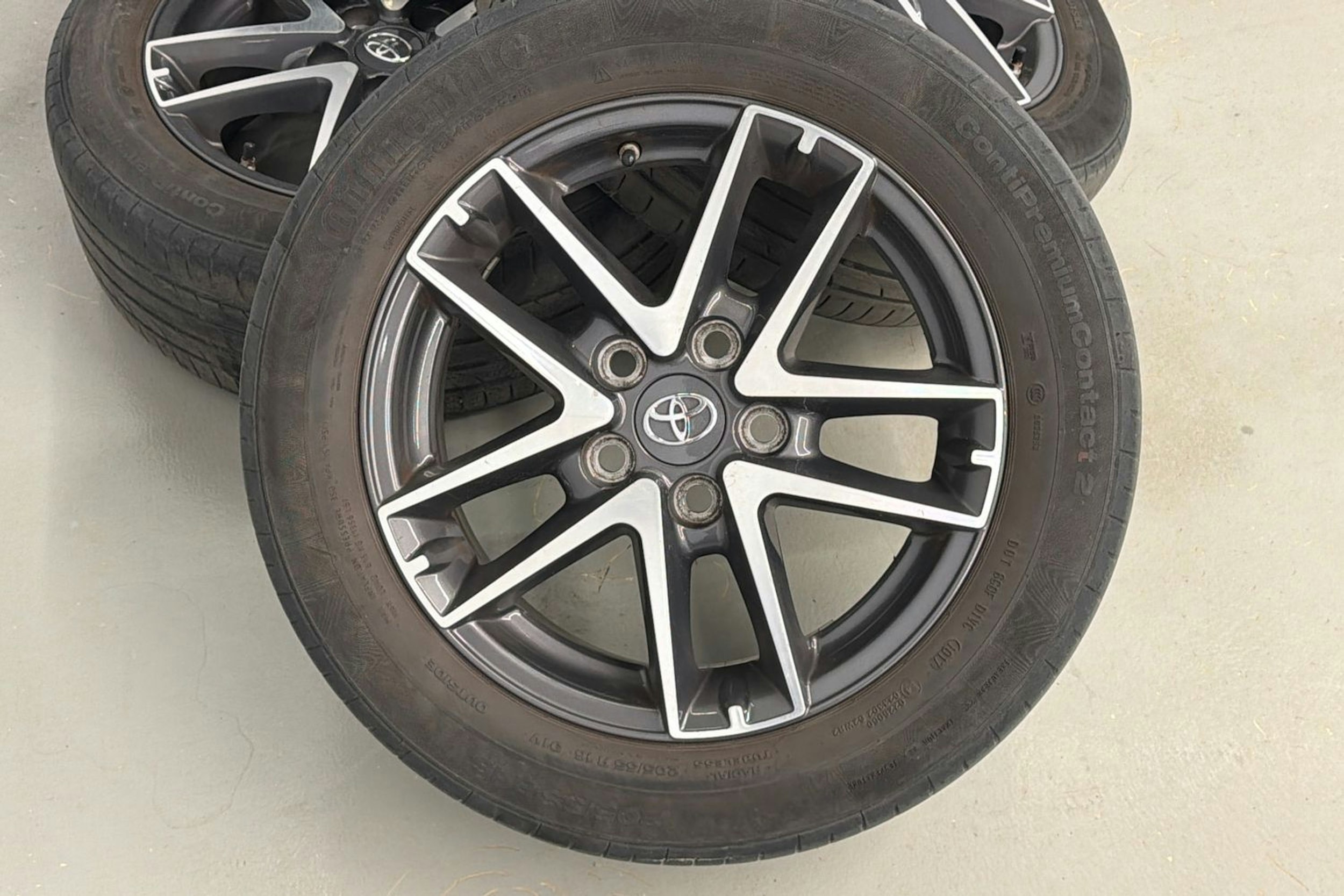 sininen Toyota Auris 2017 kuva 19.