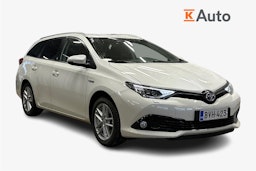valkoinen Toyota Auris 2018 kuva 1.