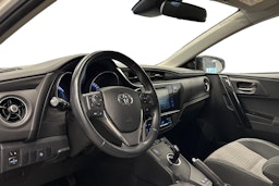 valkoinen Toyota Auris 2018 kuva 3.