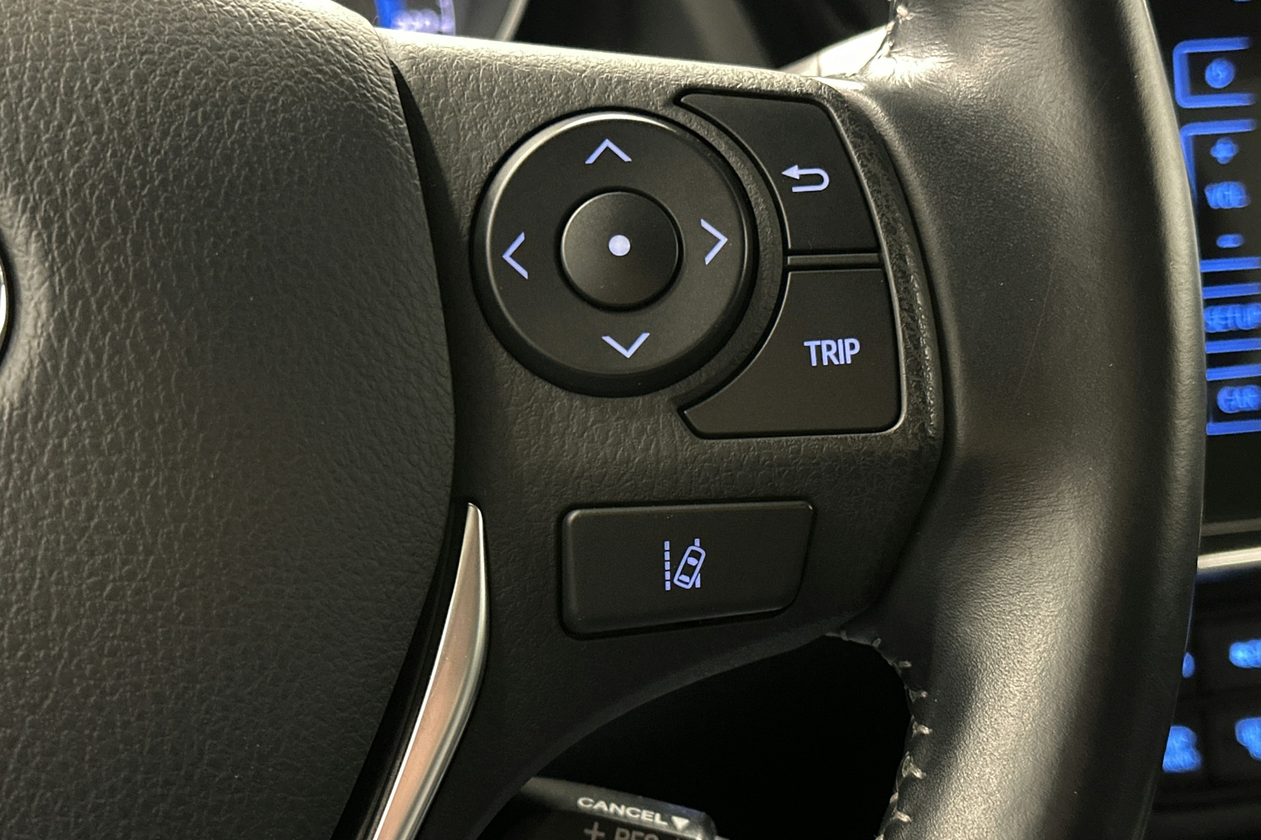 valkoinen Toyota Auris 2018 kuva 18.