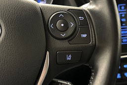 valkoinen Toyota Auris 2018 kuva 18.