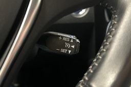 valkoinen Toyota Auris 2018 kuva 19.