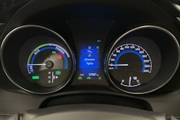 valkoinen Toyota Auris 2018 kuva 20.