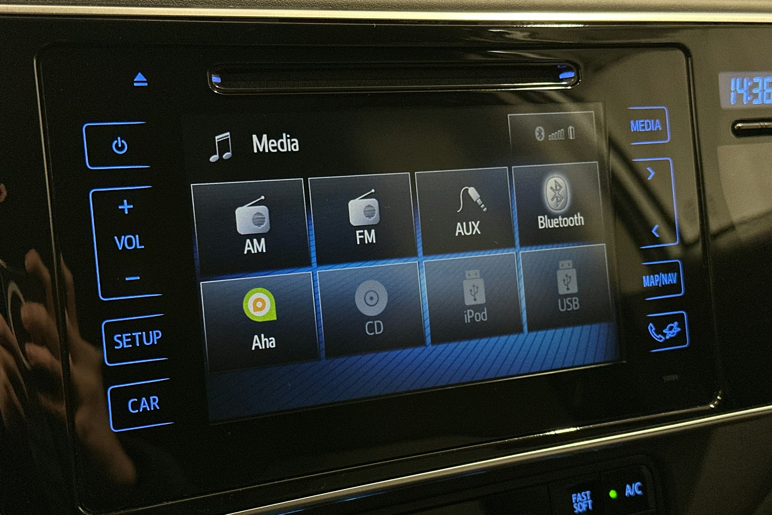 valkoinen Toyota Auris 2018 kuva 21.