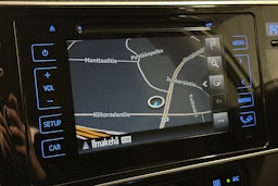 valkoinen Toyota Auris 2018 kuva 22.