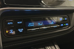 valkoinen Toyota Auris 2018 kuva 24.