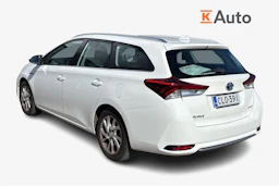 valkoinen Toyota Auris 2018 kuva 2.