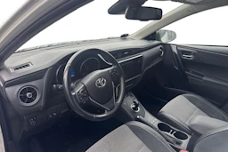 valkoinen Toyota Auris 2018 kuva 3.