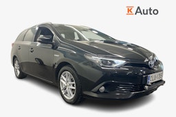 musta Toyota Auris 2018 kuva 1.