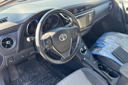 Sininen Toyota Auris 2018 kuva 3.