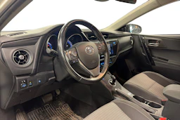 valkoinen Toyota Auris 2018 kuva 3.
