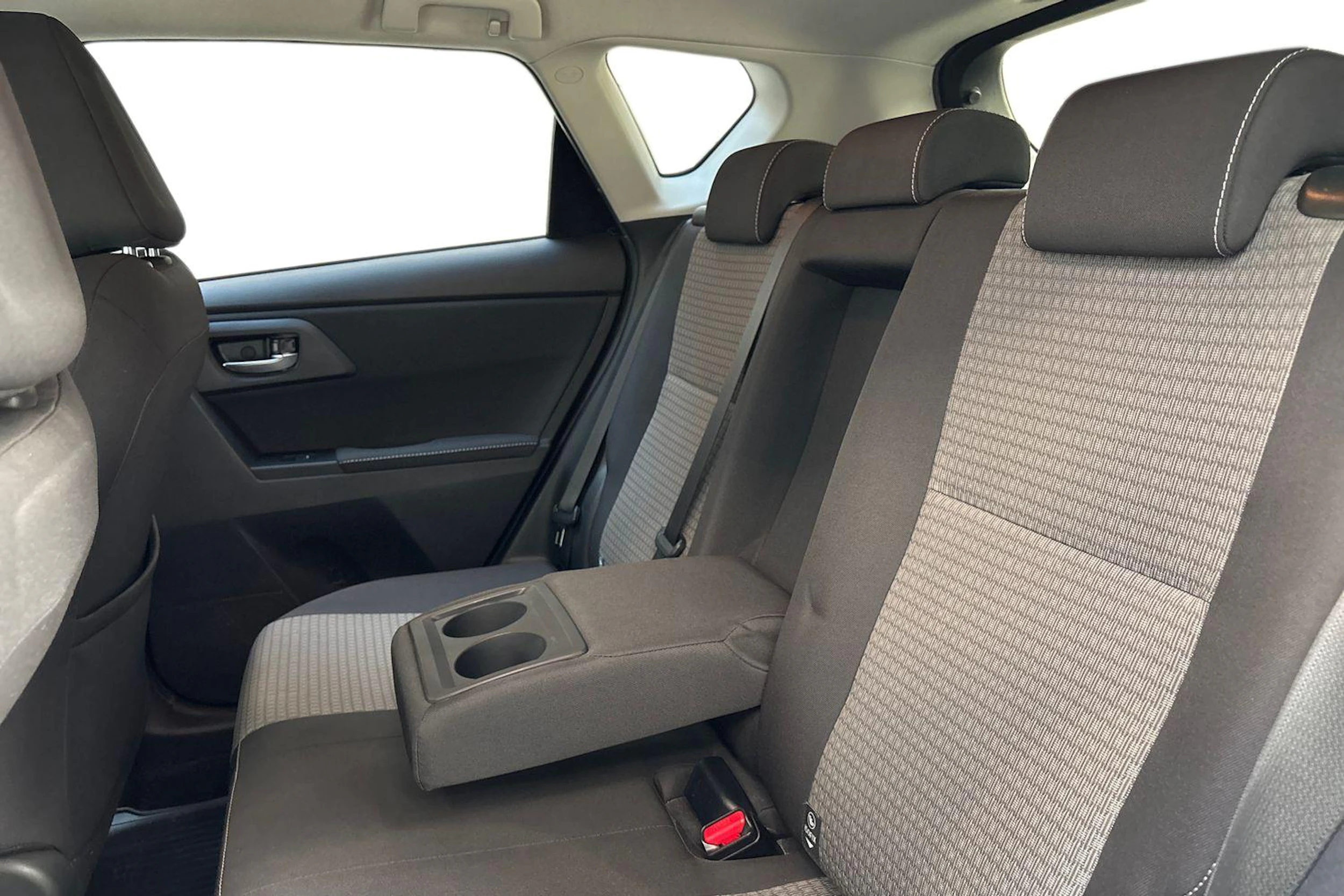 harmaa Toyota Auris 2018 kuva 8.