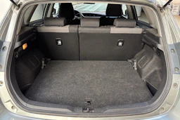 harmaa Toyota Auris 2018 kuva 12.