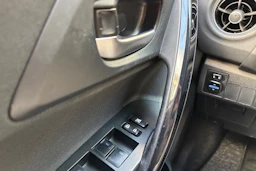harmaa Toyota Auris 2018 kuva 13.