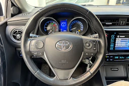 harmaa Toyota Auris 2018 kuva 14.