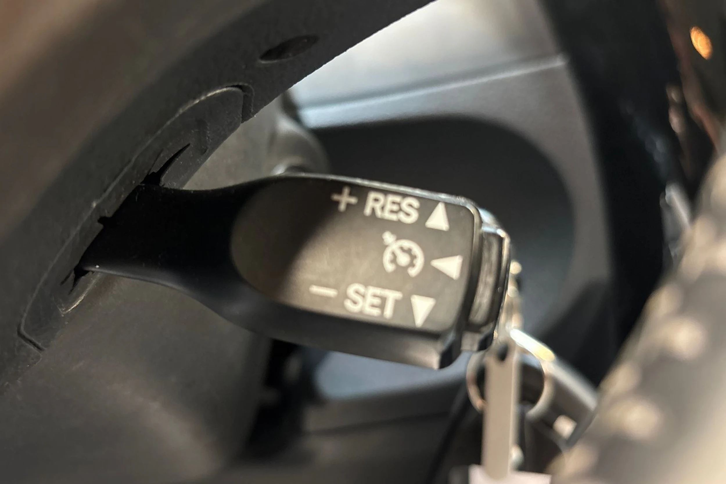 harmaa Toyota Auris 2018 kuva 16.