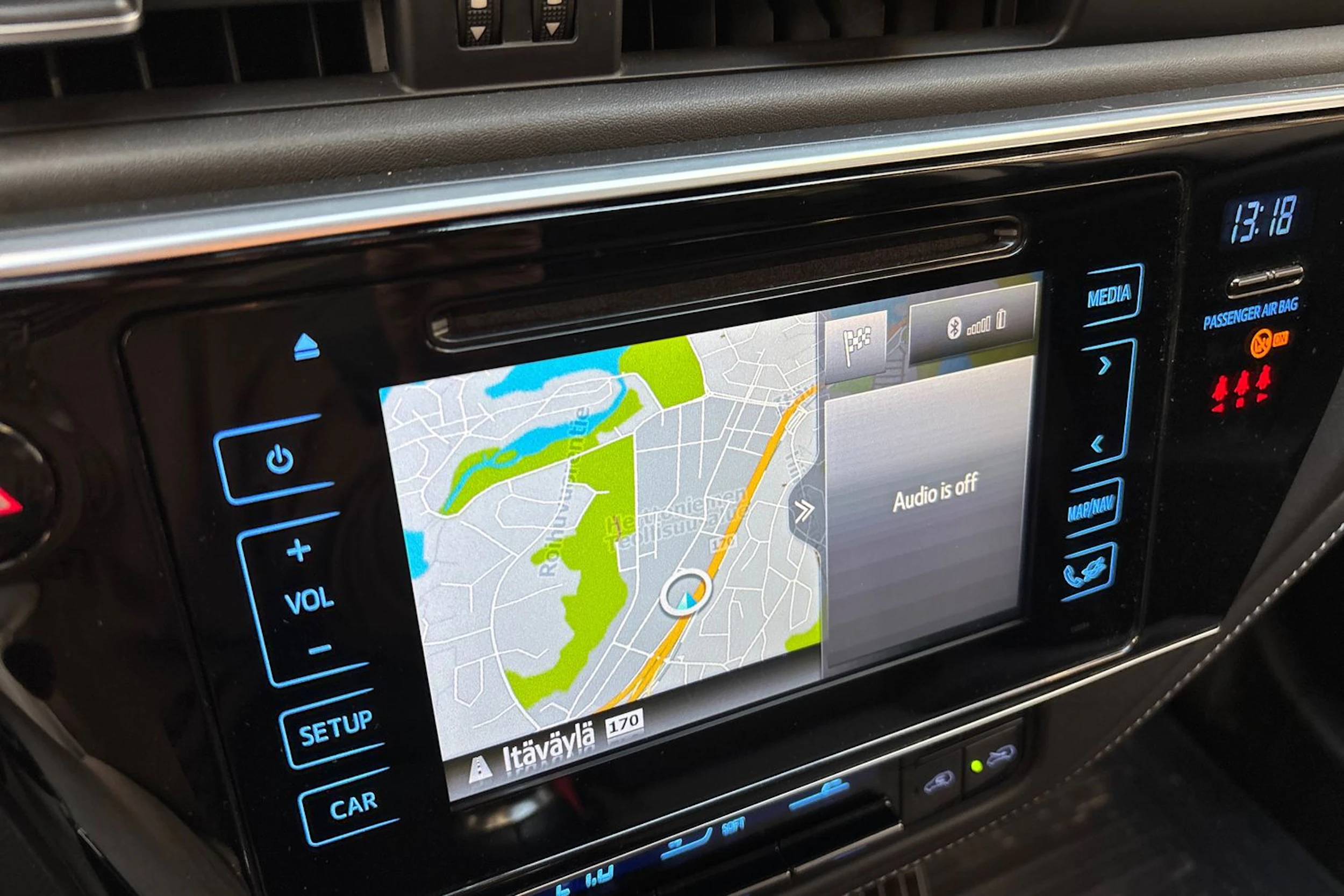 harmaa Toyota Auris 2018 kuva 18.