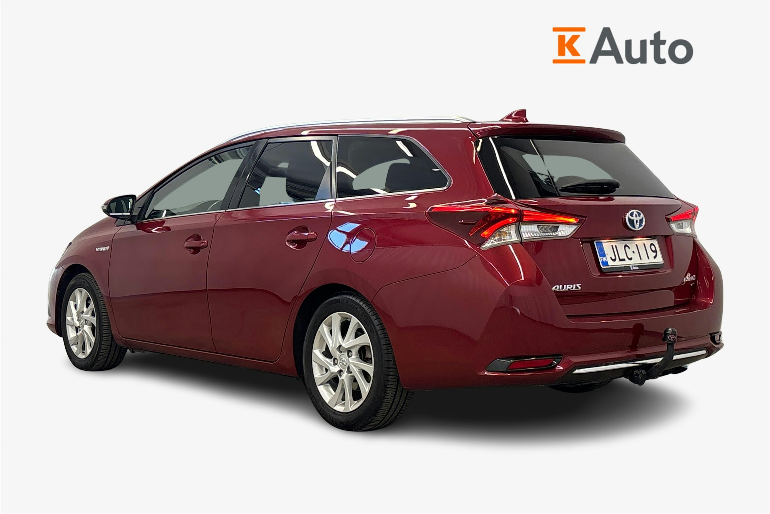 punainen Toyota Auris 2018 kuva 2.