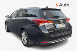 musta Toyota Auris 2018 kuva 2.