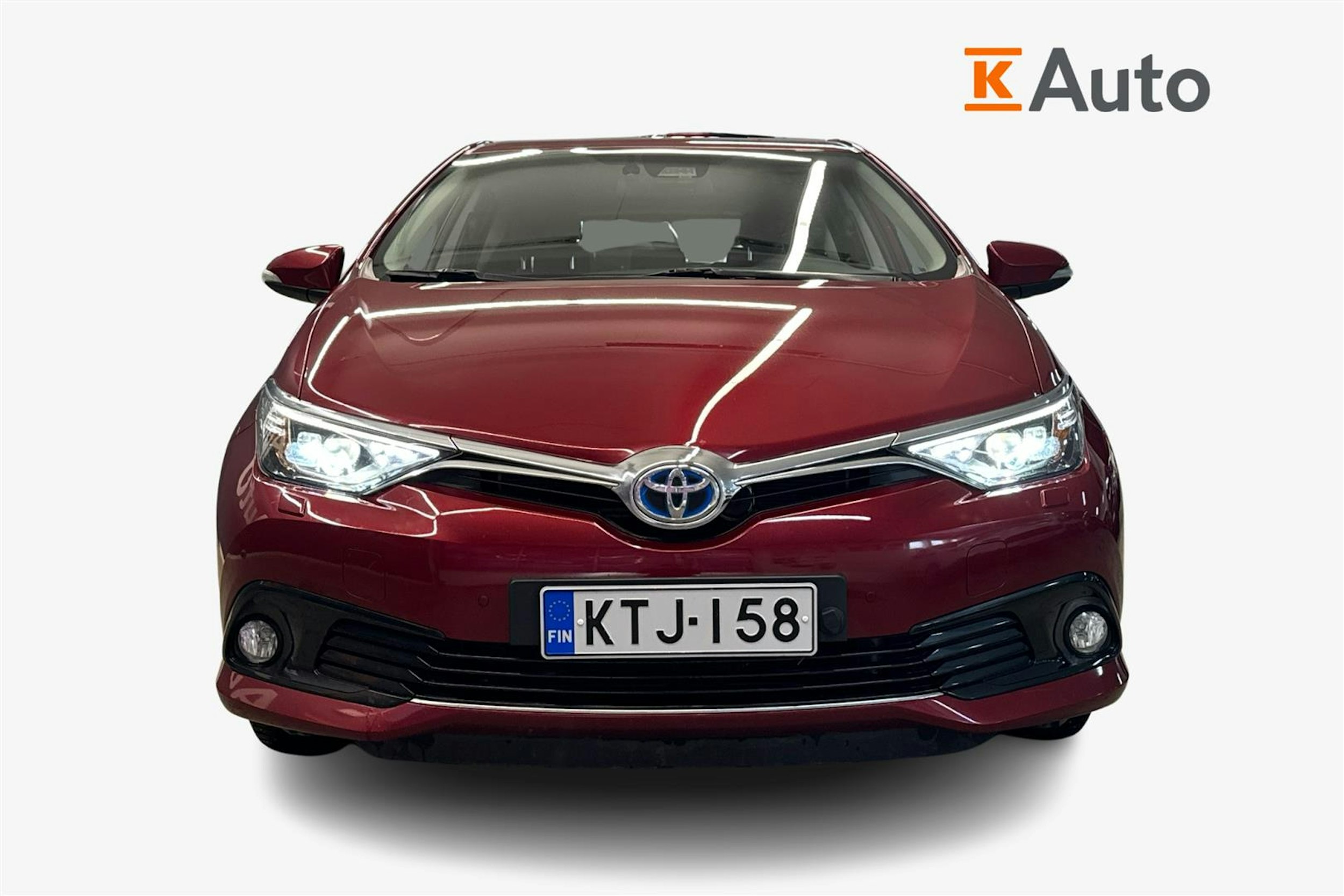 Punainen Toyota Auris 2018 kuva 2.