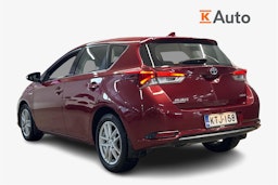 Punainen Toyota Auris 2018 kuva 3.