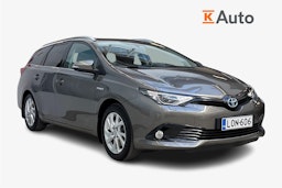 harmaa Toyota Auris 2018 kuva 1.