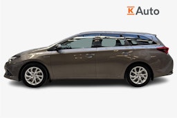 harmaa Toyota Auris 2018 kuva 6.