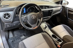 harmaa Toyota Auris 2018 kuva 7.