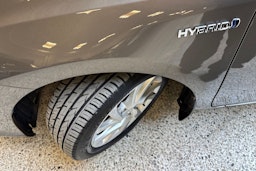 harmaa Toyota Auris 2018 kuva 13.