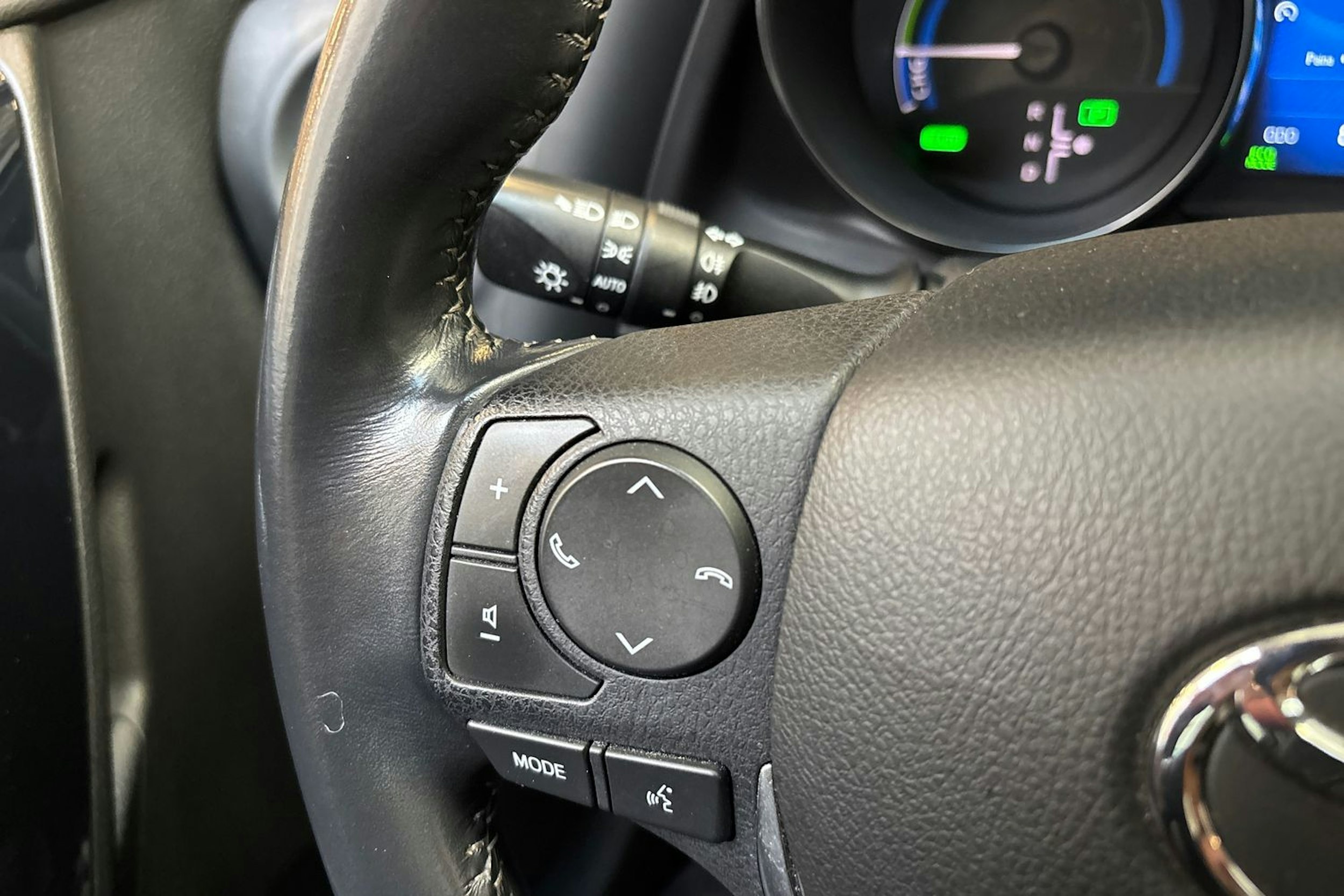 harmaa Toyota Auris 2018 kuva 17.