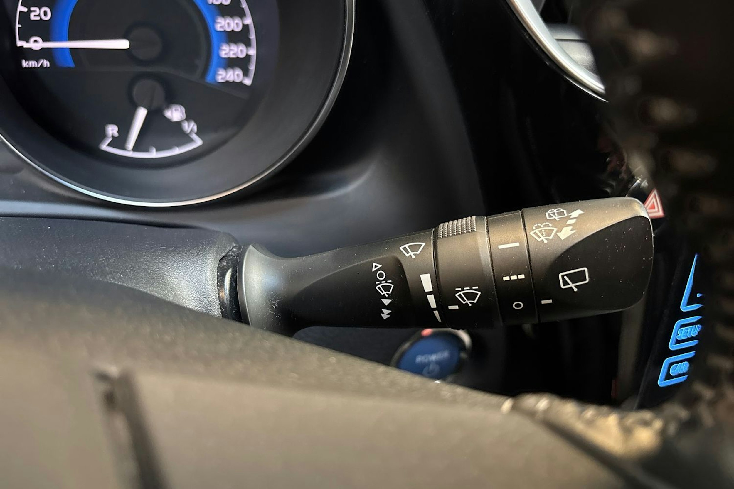 harmaa Toyota Auris 2018 kuva 19.