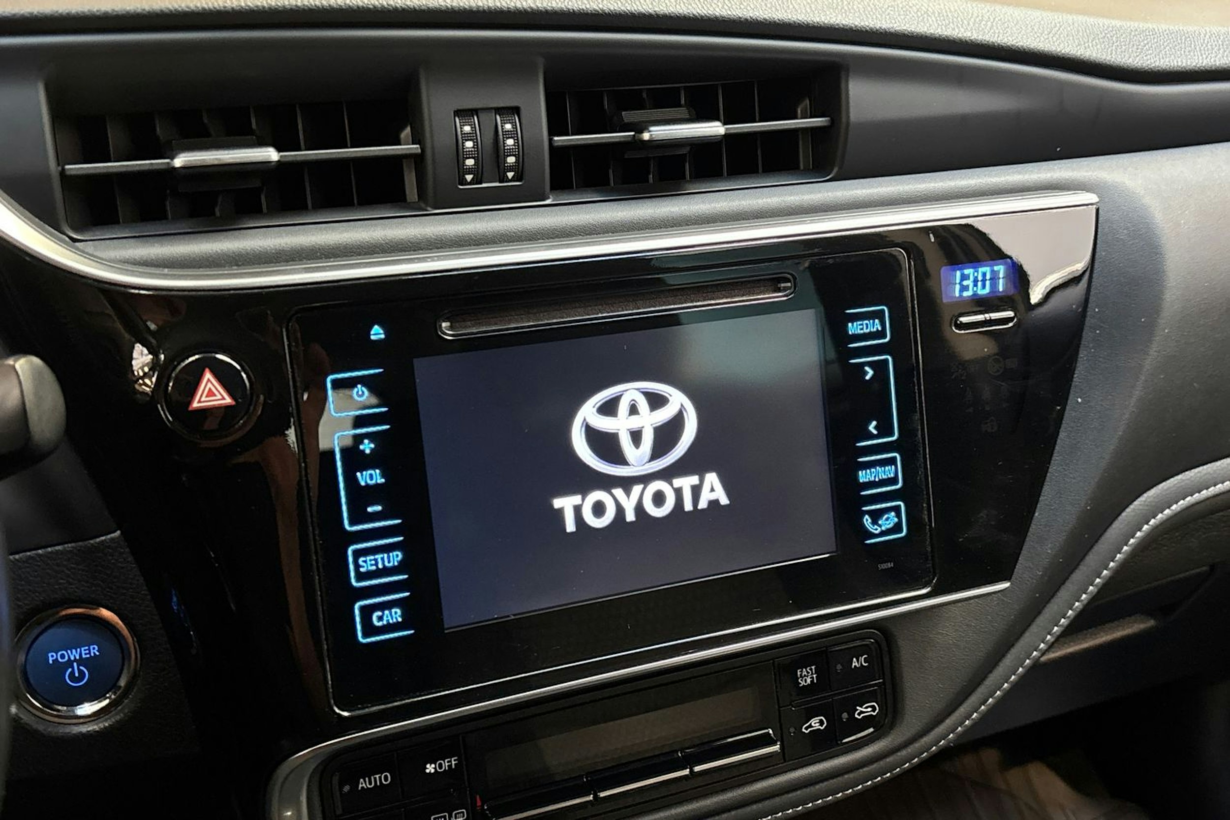 harmaa Toyota Auris 2018 kuva 21.