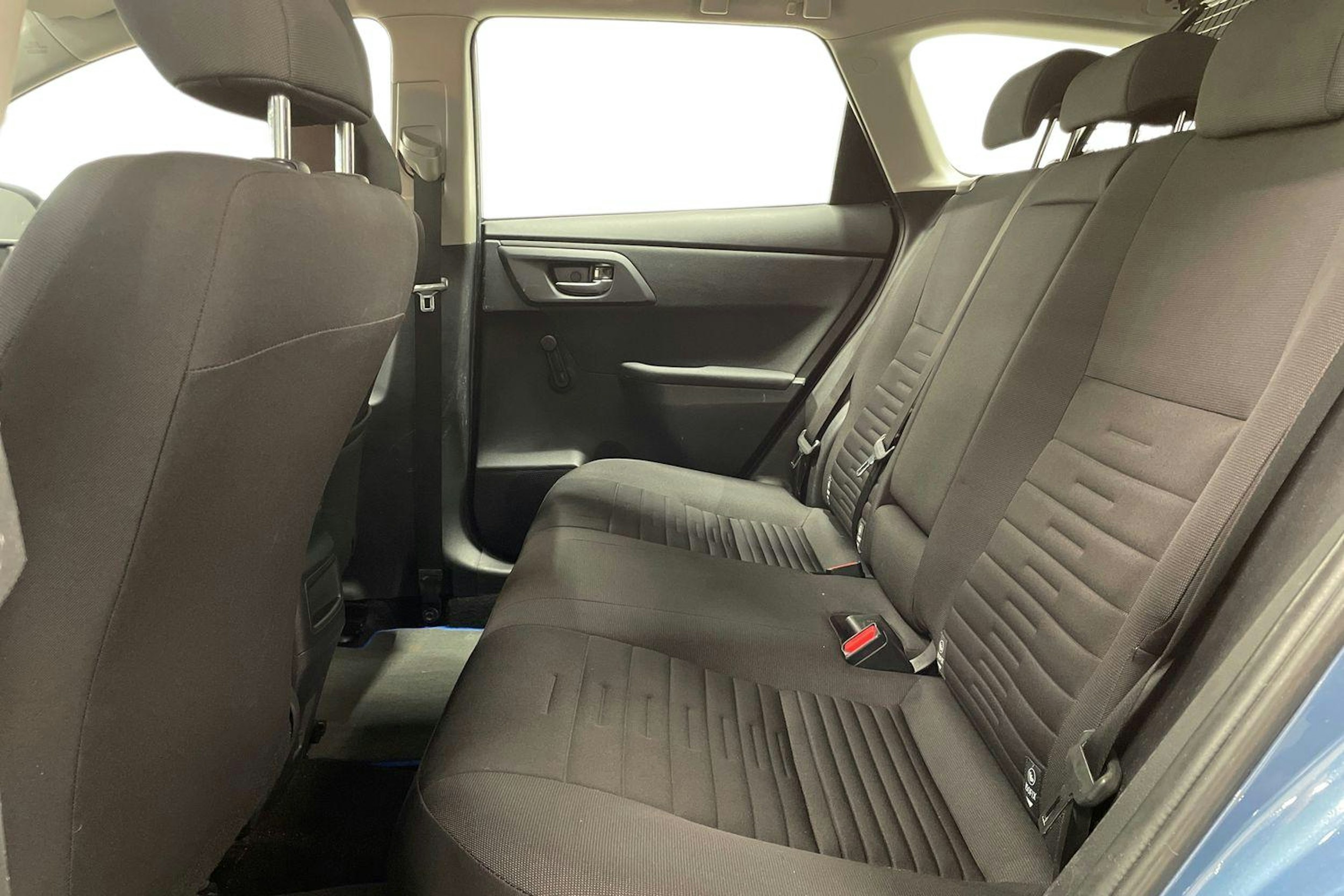 sininen Toyota Auris 2018 kuva 8.