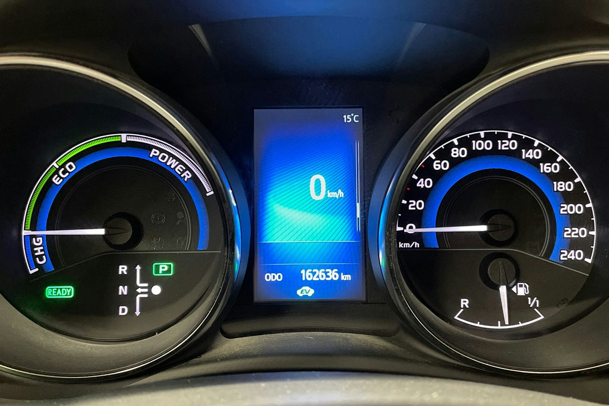 sininen Toyota Auris 2018 kuva 13.