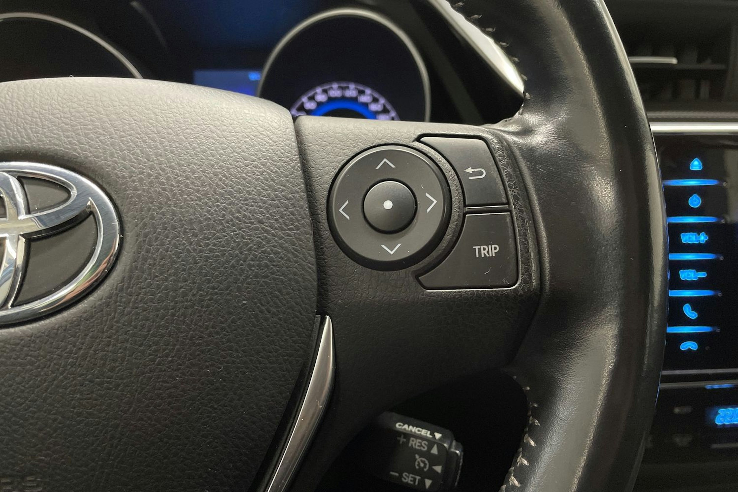 sininen Toyota Auris 2018 kuva 18.