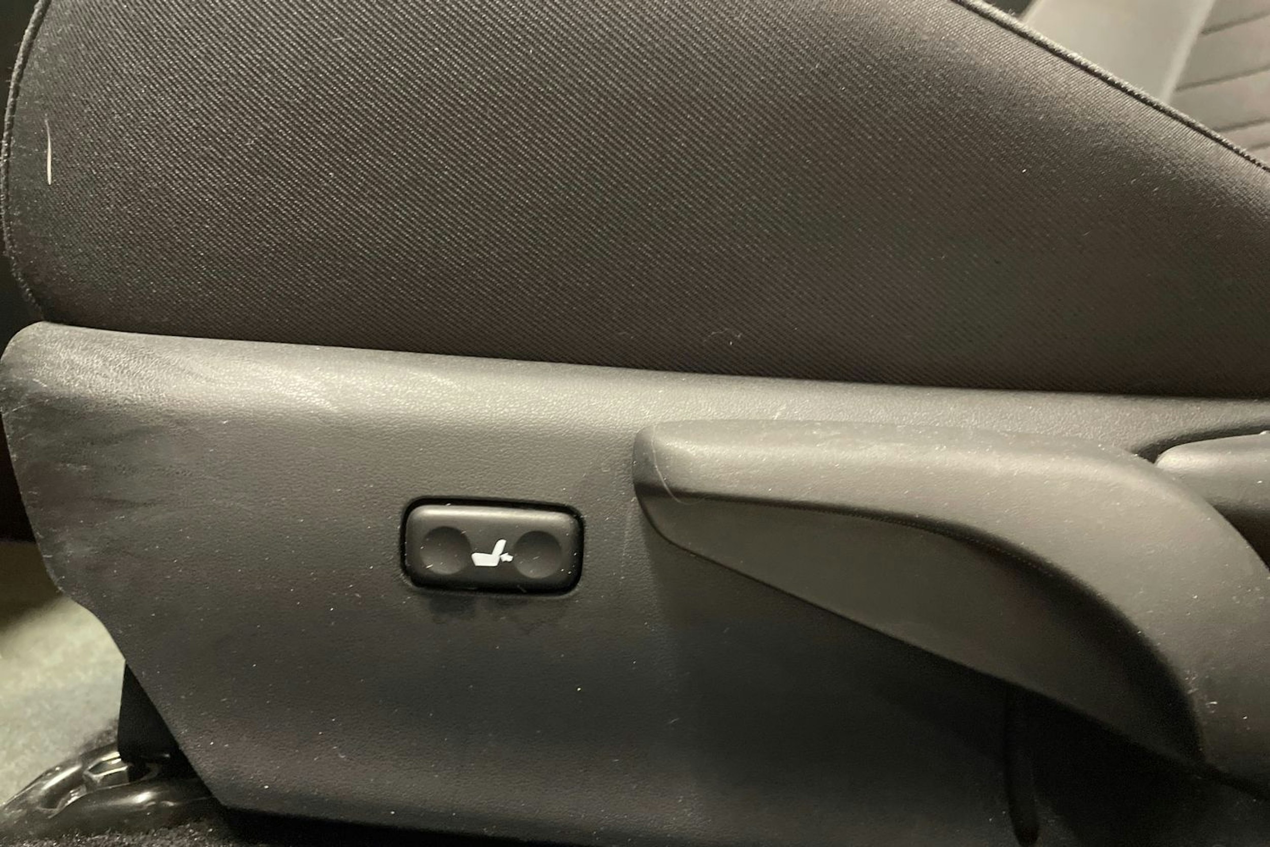 sininen Toyota Auris 2018 kuva 19.