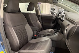 sininen Toyota Auris 2018 kuva 21.