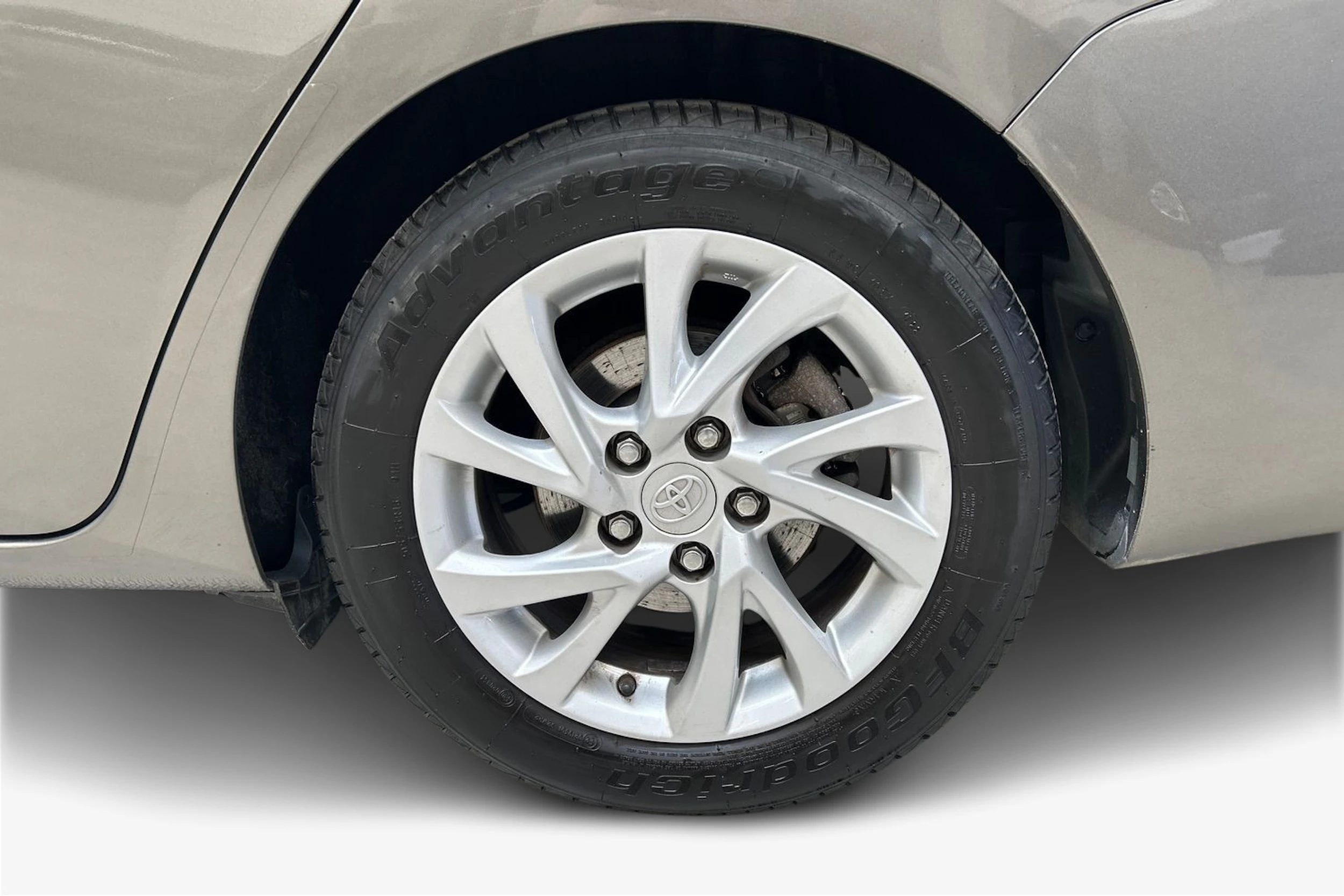 harmaa Toyota Auris 2018 kuva 12.