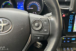 harmaa Toyota Auris 2018 kuva 17.