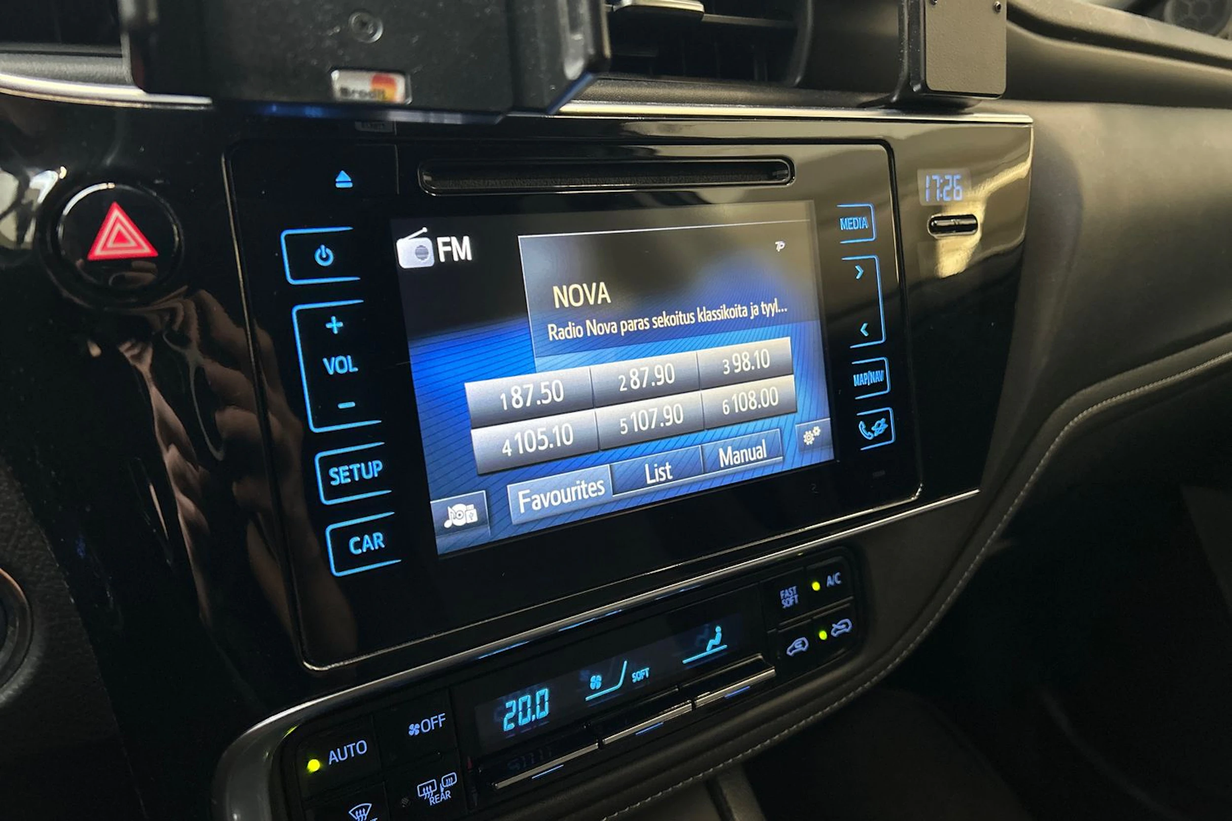 harmaa Toyota Auris 2018 kuva 19.