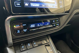 harmaa Toyota Auris 2018 kuva 20.