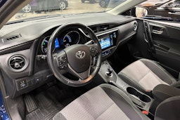 sininen Toyota Auris 2018 kuva 6.