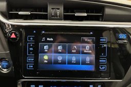 harmaa Toyota Auris 2018 kuva 15.