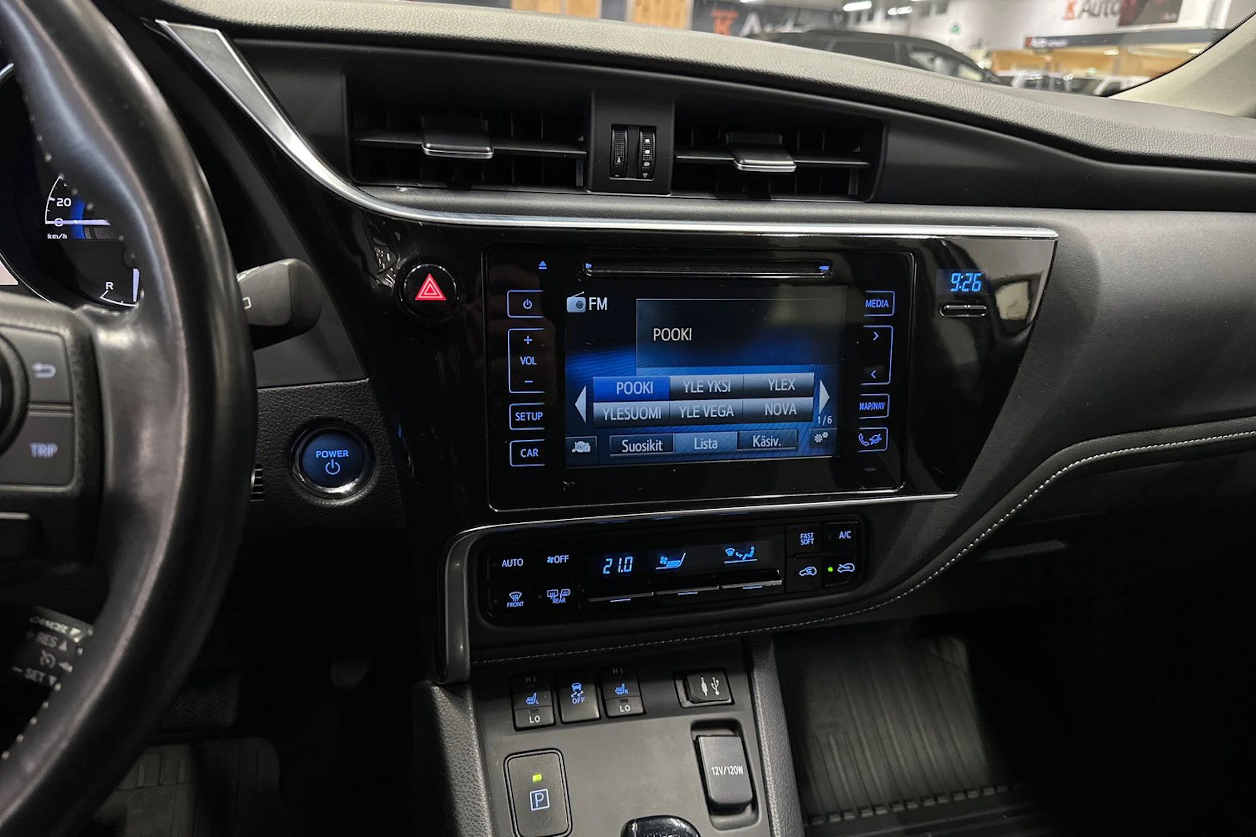 harmaa Toyota Auris 2018 kuva 16.