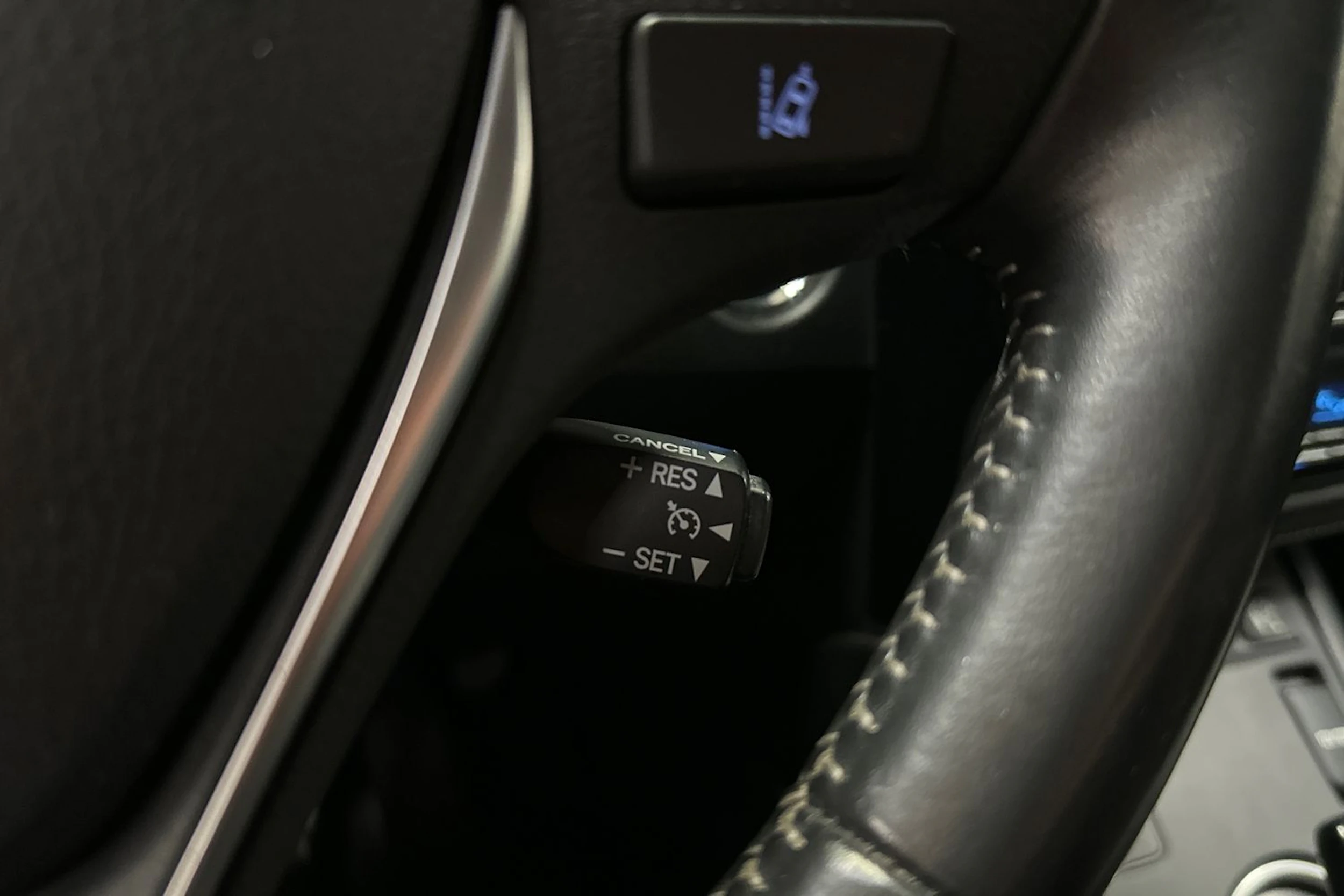 harmaa Toyota Auris 2018 kuva 23.