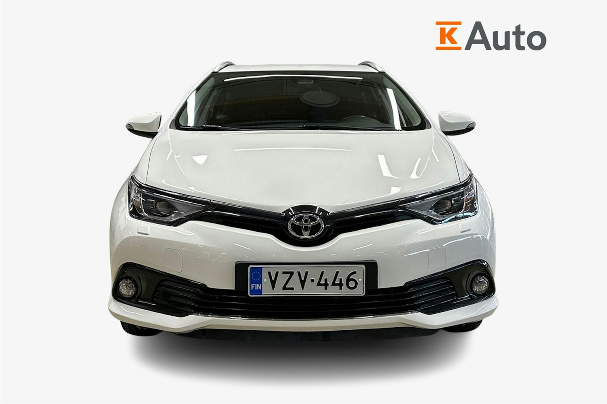 valkoinen Toyota Auris 2018 kuva 4.