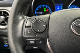 valkoinen Toyota Auris 2018 kuva 20.